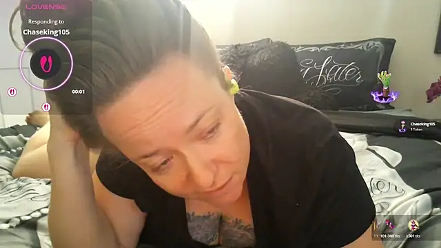 julimonroe online show from 10/17/25, 03:03