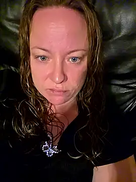 julimonroe online show from 10/20/25, 11:43