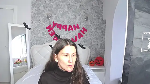 Snapshot of Mistress_Pamela chatting on 10/31/25, 10:27 Mistress Pamela online show from 10/31/25, 10:27