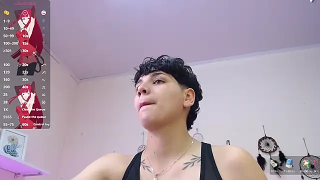 Snapshot of bad_giirl_ chatting on 12/17/24, 05:04 bad giirl online show from 12/17/24, 05:04