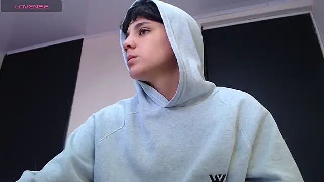 Snapshot of bad_giirl_ chatting on 02/12/25, 06:09 bad giirl online show from 02/12/25, 06:09