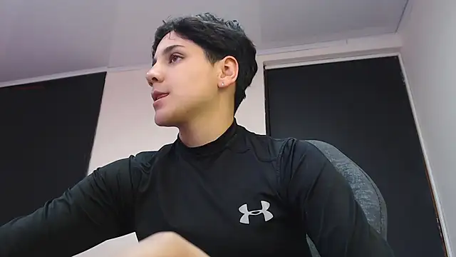 Snapshot of bad_giirl_ chatting on 02/20/25, 08:03 bad giirl online show from 02/20/25, 08:03