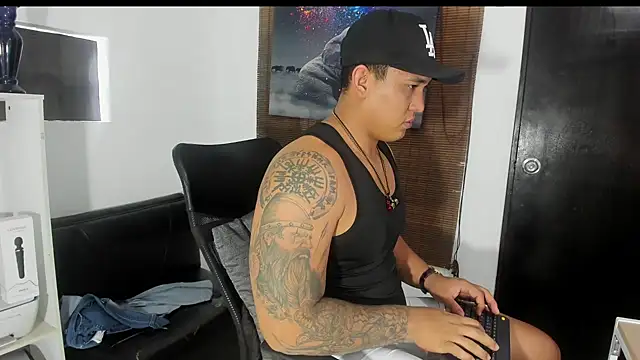 Snapshot of Colton_Massif chatting on 01/29/25, 02:21 Colton Massif online show from 01/29/25, 02:21
