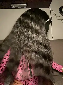 Snapshot of nenalayla chatting on 12/20/24, 07:28 nenalayla online show from 12/20/24, 07:28