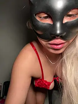 Snapshot of nenalayla chatting on 02/14/25, 10:58 nenalayla online show from 02/14/25, 10:58