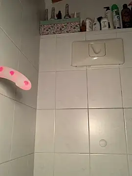 Snapshot of nenalayla chatting on 03/11/25, 10:51 nenalayla online show from 03/11/25, 10:51