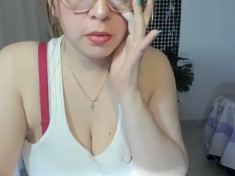 lorenitabella online show from 11/19/25, 08:58