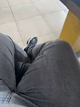 S2kicibey06 online show from 01/15/25, 11:10