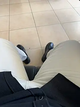 S2kicibey06 online show from 03/22/25, 08:29