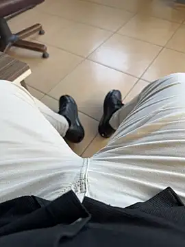 S2kicibey06 online show from 03/22/25, 11:32