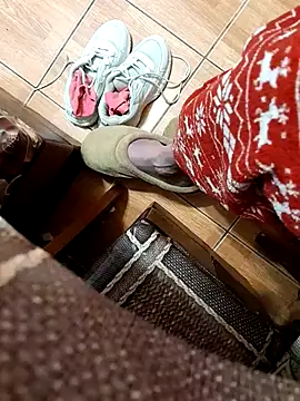 Snapshot of feet_toes chatting on 02/19/25, 05:27 feet toes online show from 02/19/25, 05:27