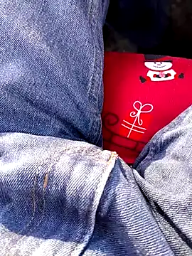 Snapshot of feet_toes chatting on 02/20/25, 01:19 feet toes online show from 02/20/25, 01:19