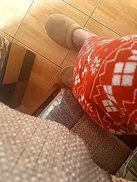 Snapshot of feet_toes chatting on 03/11/25, 06:32 feet toes online show from 03/11/25, 06:32