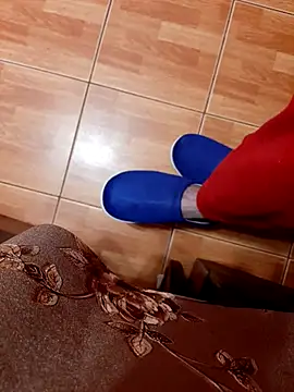 Snapshot of feet_toes chatting on 10/16/25, 04:57 feet toes online show from 10/16/25, 04:57