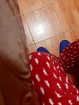 Snapshot of feet_toes chatting on 10/22/25, 04:24 feet toes online show from 10/22/25, 04:24