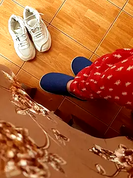 Snapshot of feet_toes chatting on 10/30/25, 05:53 feet toes online show from 10/30/25, 05:53