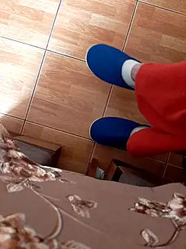 Snapshot of feet_toes chatting on 11/04/25, 07:29 feet toes online show from 11/04/25, 07:29