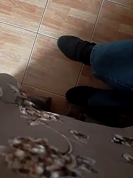 Snapshot of feet_toes chatting on 11/06/25, 07:53 feet toes online show from 11/06/25, 07:53