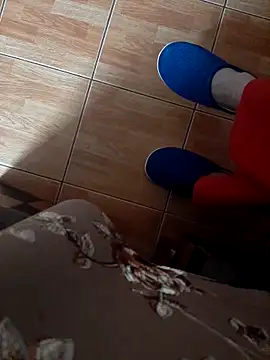 Snapshot of feet_toes chatting on 11/07/25, 07:19 feet toes online show from 11/07/25, 07:19