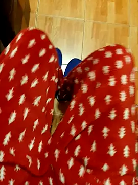 Snapshot of feet_toes chatting on 11/12/25, 12:55 feet toes online show from 11/12/25, 12:55