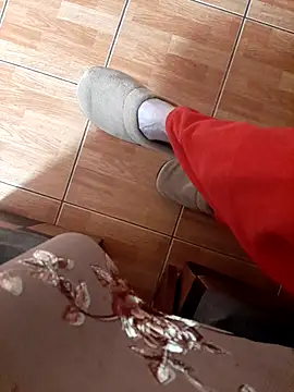 Snapshot of feet_toes chatting on 11/20/25, 06:57 feet toes online show from 11/20/25, 06:57