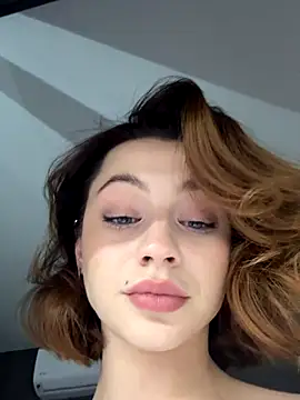 Camilla Railian online show from 10/15/25, 12:11