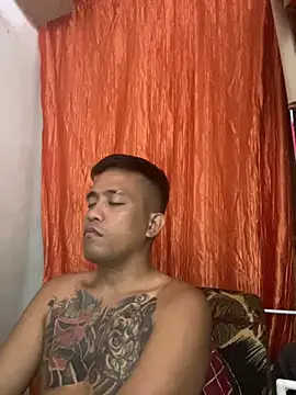 Snapshot of Thyler08 chatting on 12/23/24, 06:27 Thyler08 online show from 12/23/24, 06:27