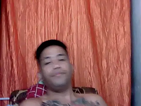 Snapshot of Thyler08 chatting on 12/28/24, 08:48 Thyler08 online show from 12/28/24, 08:48