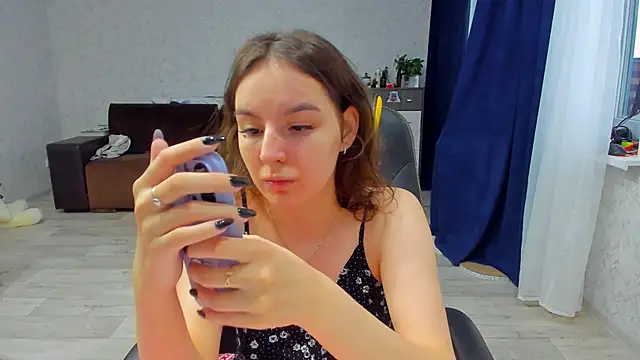 Snapshot of c_arina_x chatting on 02/02/25, 05:10 c arina x online show from 02/02/25, 05:10