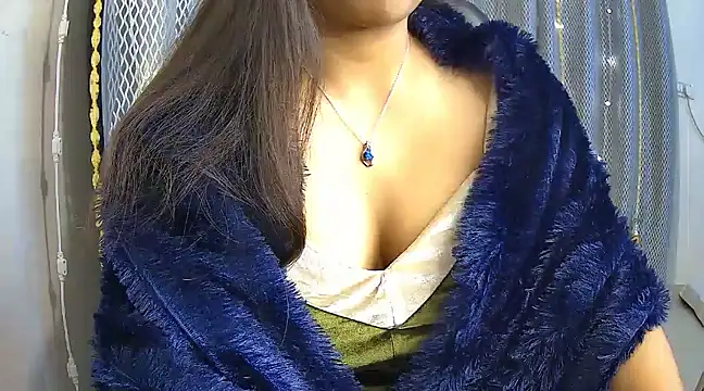 Snapshot of avav_love chatting on 01/07/25, 12:20 avav love online show from 01/07/25, 12:20