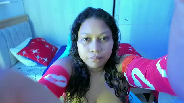 Snapshot of Lunastar02 chatting on 10/23/25, 01:32 Lunastar02 online show from 10/23/25, 01:32