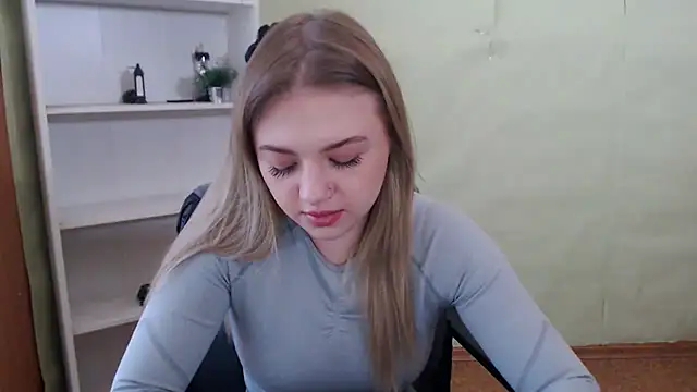 CrazyGloria online show from 03/19/25, 06:03