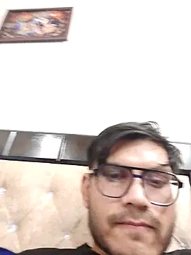 Snapshot of alex78265 chatting on 11/14/25, 12:04 alex78265 online show from 11/14/25, 12:04