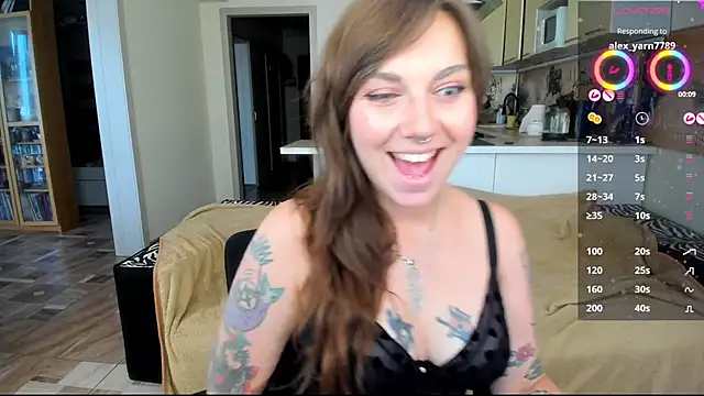 StacyTigerr online show from 10/08/25, 12:47