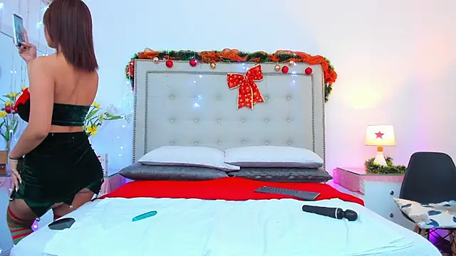 AnahiRivera online show from 12/23/24, 12:30