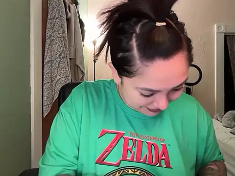 nativepumpkin95 online show from 11/18/25, 08:46