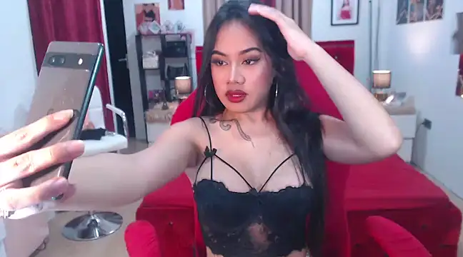 Snapshot of FrancineGarcia chatting on 12/12/24, 10:09 FrancineGarcia online show from 12/12/24, 10:09