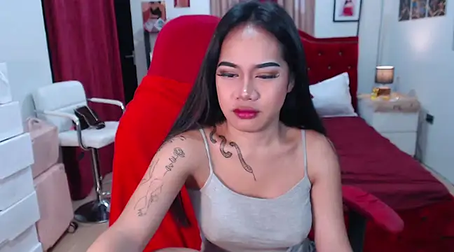 Snapshot of FrancineGarcia chatting on 02/16/25, 06:32 FrancineGarcia online show from 02/16/25, 06:32