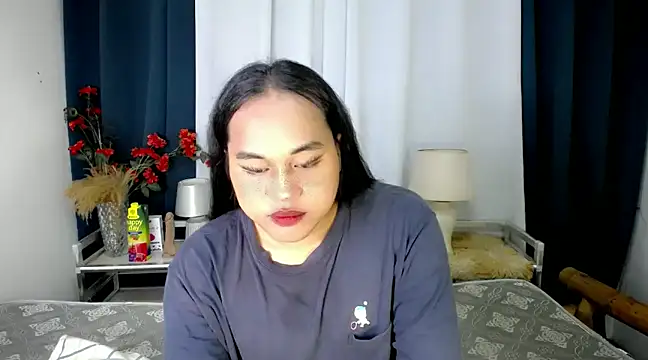 Snapshot of bettina_love chatting on 12/04/24, 11:08 bettina love online show from 12/04/24, 11:08