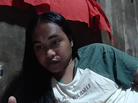 Snapshot of bettina_love chatting on 09/22/25, 03:47 bettina love online show from 09/22/25, 03:47