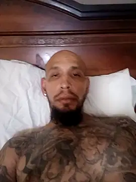 Snapshot of mrbigone45 chatting on 09/15/25, 11:10 mrbigone45 online show from 09/15/25, 11:10