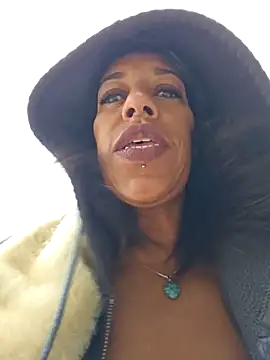 Goldenlace online show from 11/24/25, 09:53