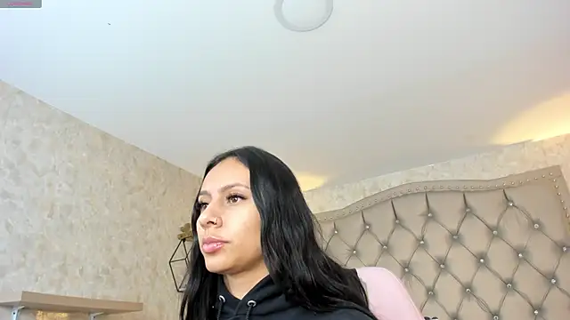 Snapshot of karlyn_angels chatting on 12/30/24, 03:02 karlyn angels online show from 12/30/24, 03:02