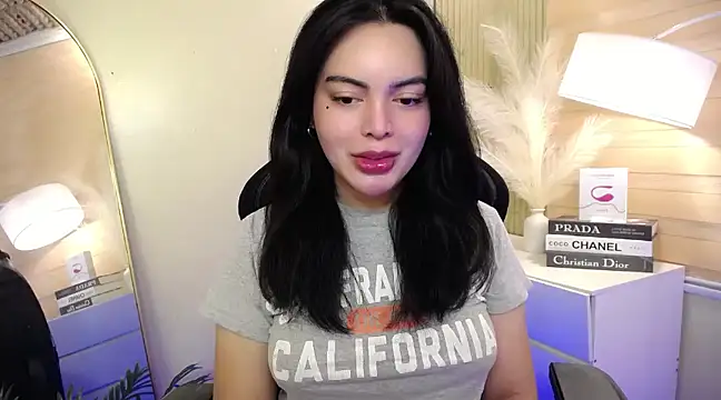 Snapshot of HotstuffCherrySummer chatting on 12/25/24, 06:31 HotstuffCherrySummer online show from 12/25/24, 06:31