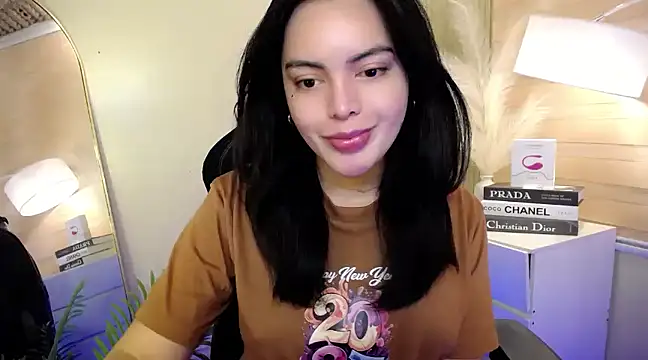 Snapshot of HotstuffCherrySummer chatting on 01/02/25, 07:44 HotstuffCherrySummer online show from 01/02/25, 07:44