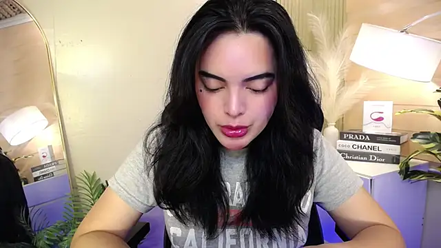 Snapshot of HotstuffCherrySummer chatting on 01/17/25, 06:57 HotstuffCherrySummer online show from 01/17/25, 06:57