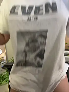 Snapshot of HotstuffCherrySummer chatting on 02/05/25, 05:52 HotstuffCherrySummer online show from 02/05/25, 05:52