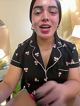 Snapshot of HotstuffCherrySummer chatting on 02/11/25, 10:04 HotstuffCherrySummer online show from 02/11/25, 10:04