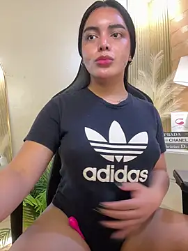 Snapshot of HotstuffCherrySummer chatting on 02/14/25, 12:25 HotstuffCherrySummer online show from 02/14/25, 12:25