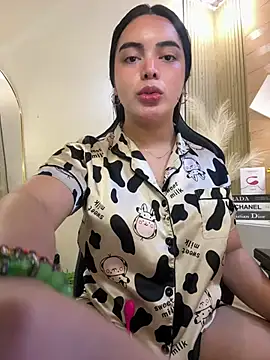 Snapshot of HotstuffCherrySummer chatting on 02/26/25, 06:15 HotstuffCherrySummer online show from 02/26/25, 06:15